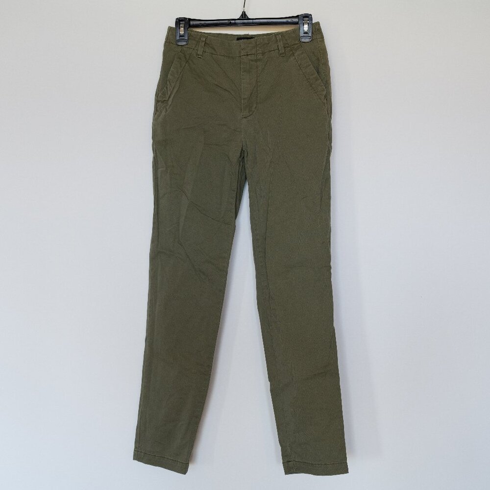 Banana Republic Slim Fit Authentic Chino in Green *Size 0 Tall*